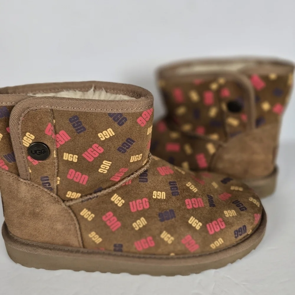 UGG JONA CONFETTI LOGO MINI BOOTS -CHESTNUT SUEDE -UGGPURE LINED - KIDS US 3